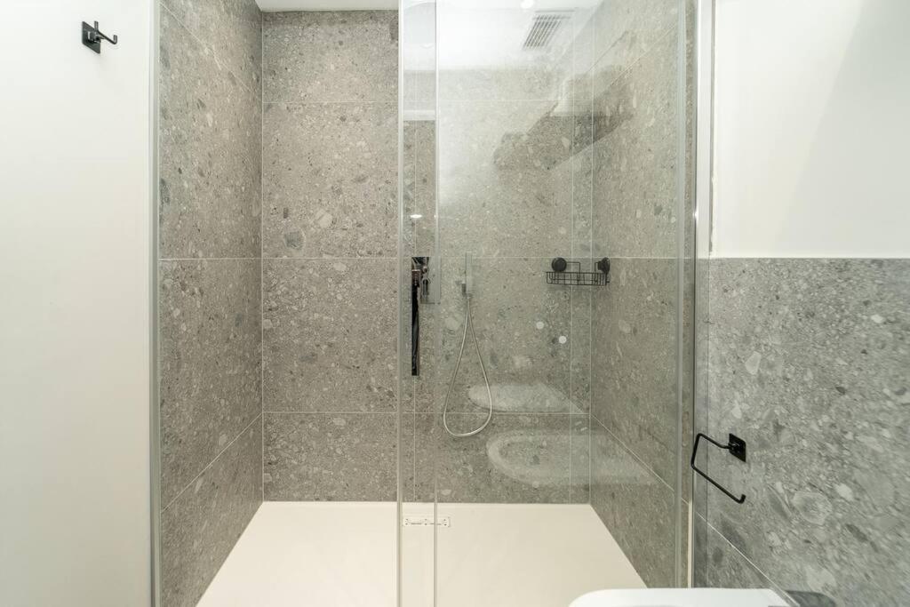 Apt 2 Min From The Cathedral With Private Parking Como Exteriér fotografie