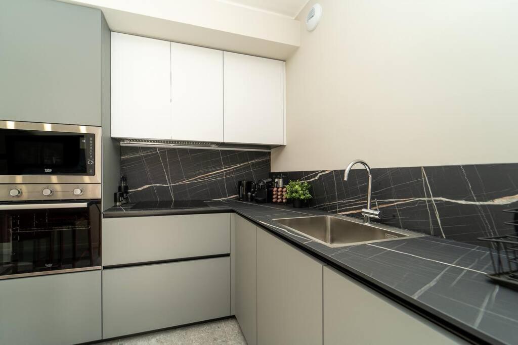 Apt 2 Min From The Cathedral With Private Parking Como Exteriér fotografie